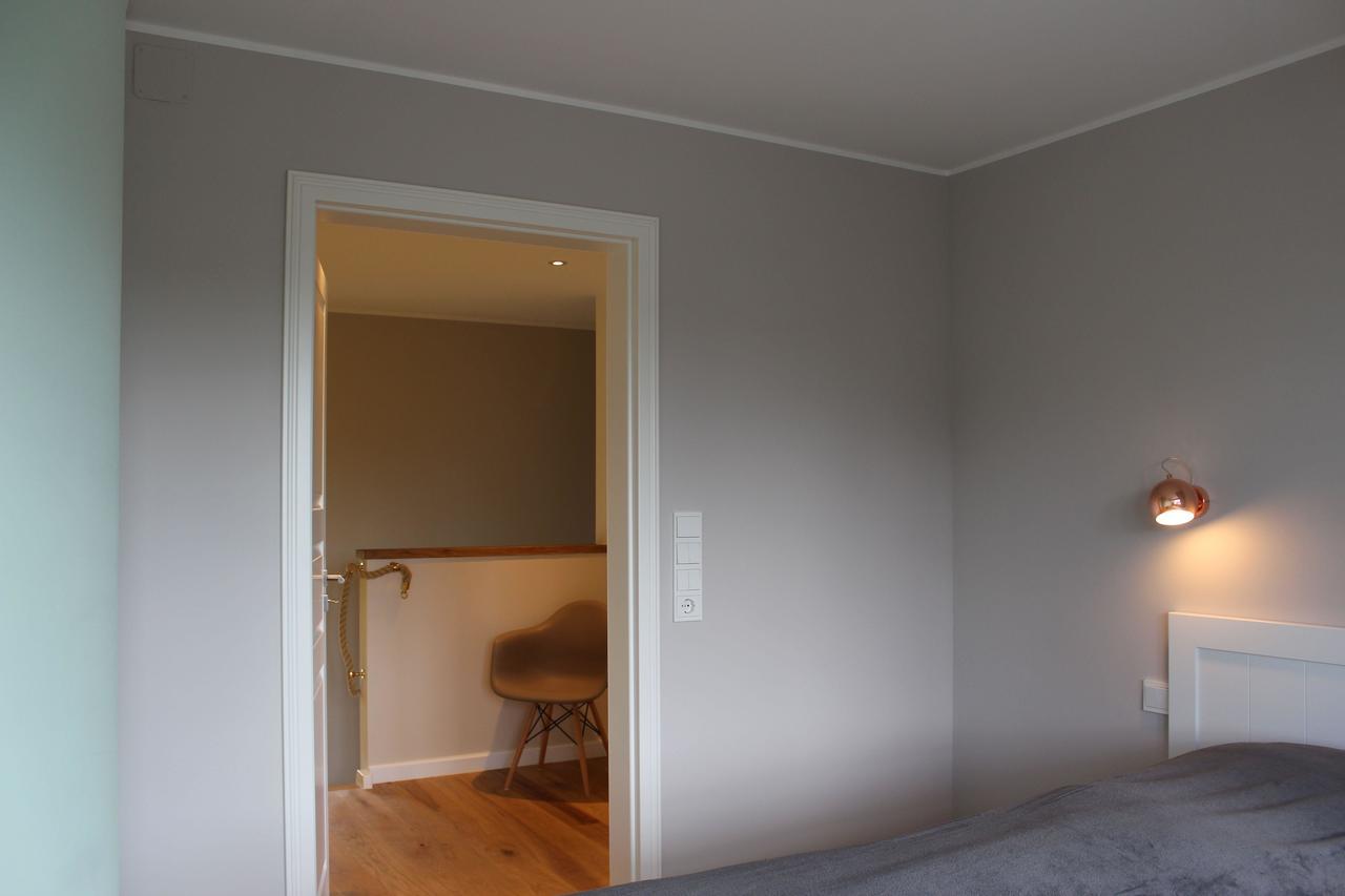 Yellow-upmarine Apartment *